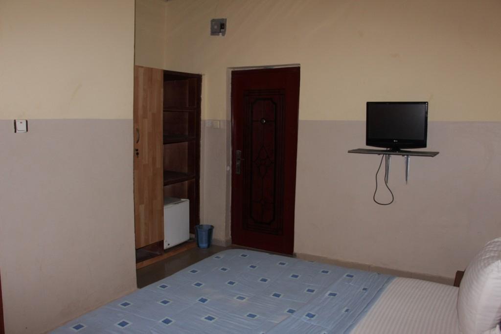 Neighbourhood Guest House Abuja Room photo